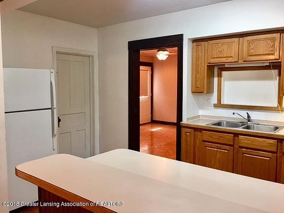 3rd image of 2069 Delhi St NE