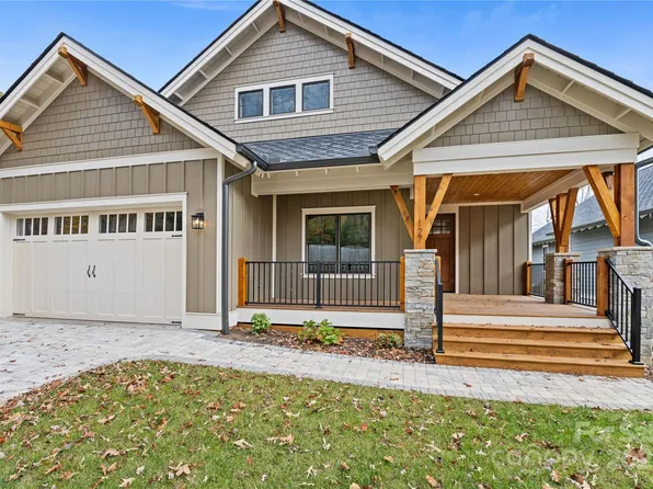 127 Creekside Valley Ln, Arden, NC 28704