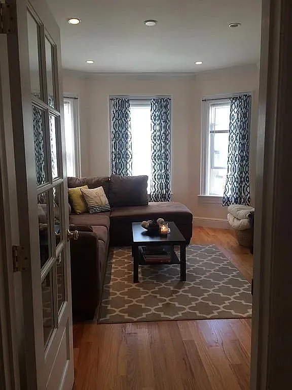 2 bed, 1100 sqft, $3,250 — Photo 1