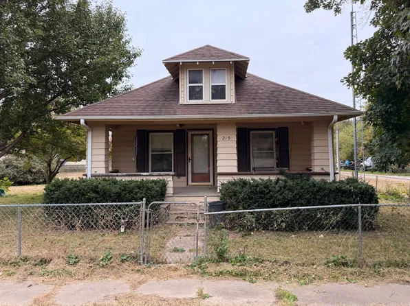 215 Lee St, Fortescue, MO 64437