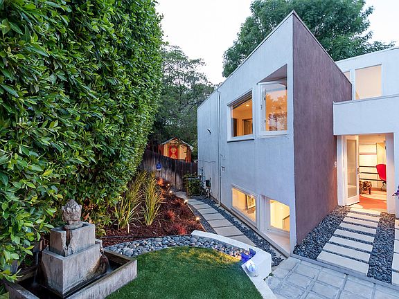 entry/side yard