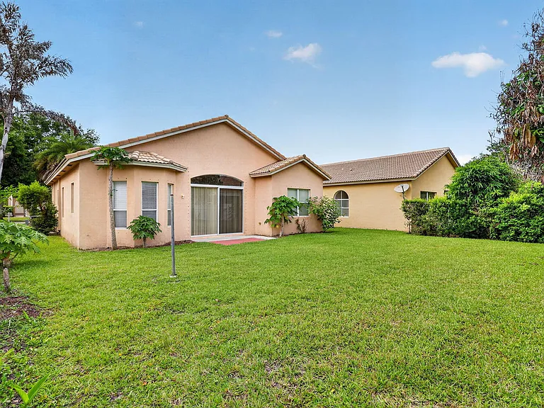 5614 Sunberry Cir — Photo 37