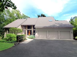 1308B S Fleming Rd, Bull Valley, IL 60098