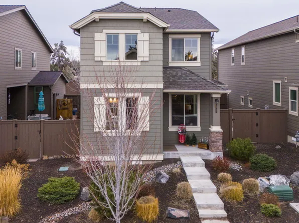 2860 SW Yew Park Ln, Redmond, OR 97756