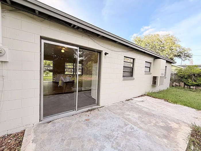310 Kentia Rd — Photo 11