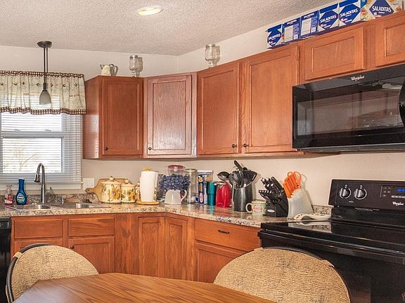 5th image of 287 Shelly Blvd