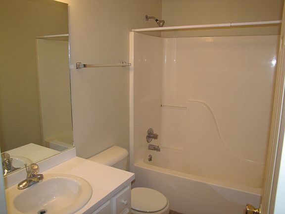 3rd image of 230 Breckinridge Dr #230