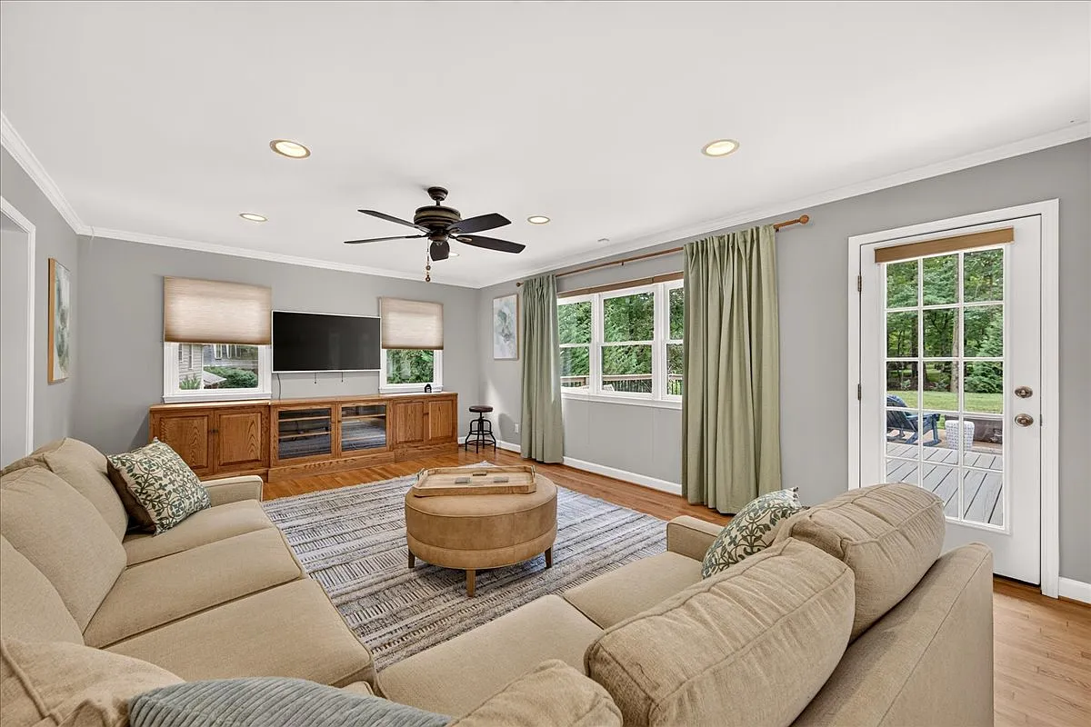 Bearmore Dr, Charlotte — Photo 1