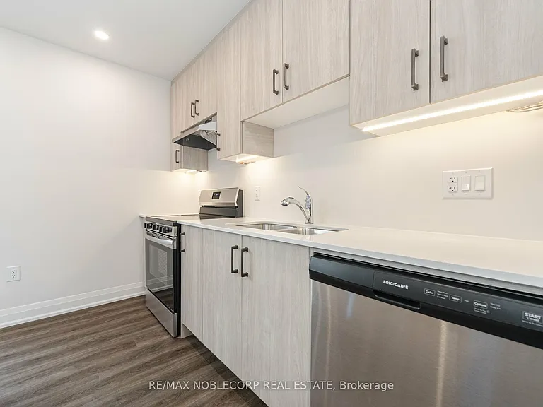 16 Little Blvd #G — Photo 13
