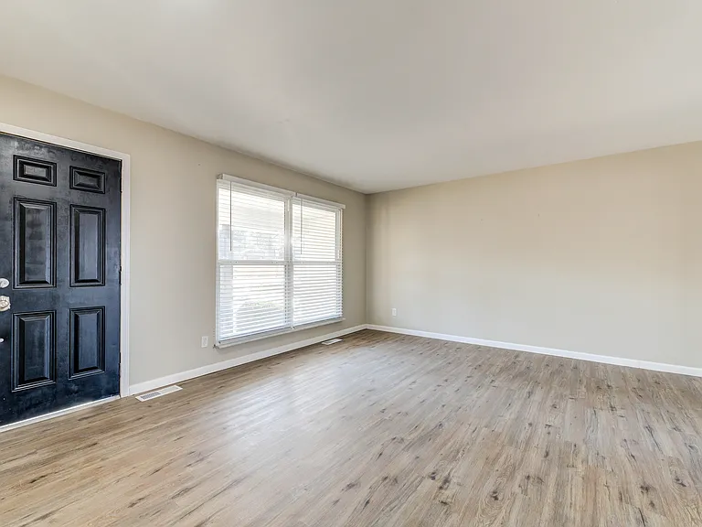 8435 Bridle Spur Dr — Photo 9