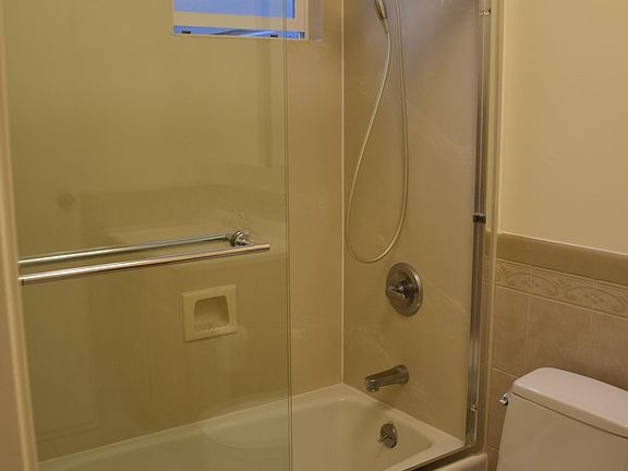 5th image of 1223 6th Ave #2