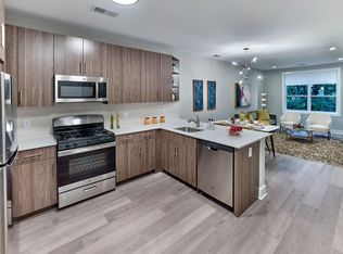200 W Elizabeth Ave #A, Linden, NJ 07036