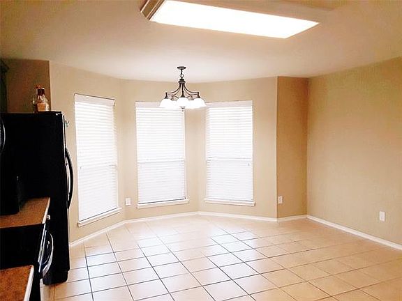 3rd image of 3317 Overstreet Ln