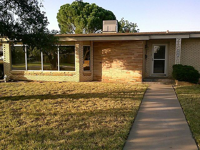 1st image of 3102 Eastover Dr