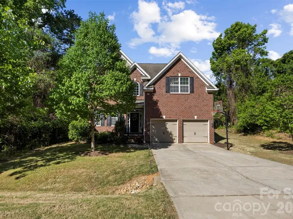 949 Autumn Glen Ct, Lake Wylie, SC 29710