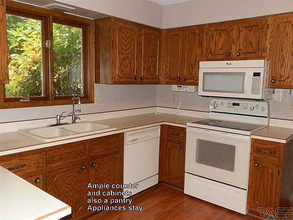 5th image of 305 E Sunnybrook Dr