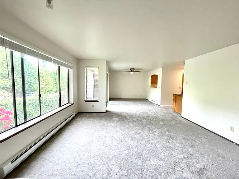 520 100th Ave SE #25 — Photo 1