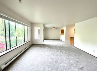 530 100th Ave SE, Bellevue, WA 98004