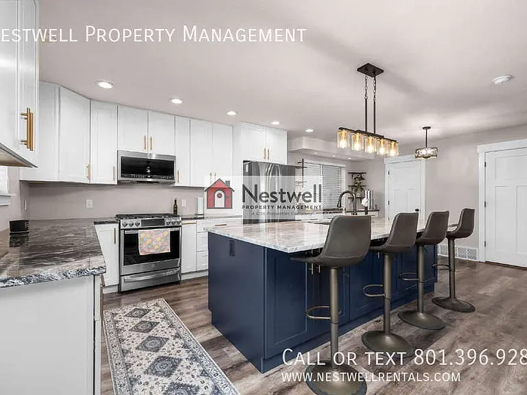 35 E Water Ln — Photo 5