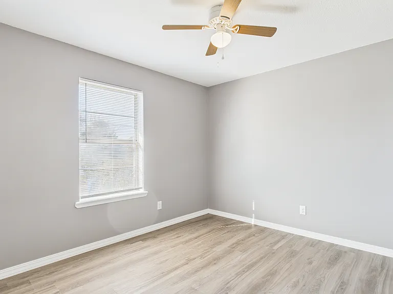903 Waverly Rd — Photo 19
