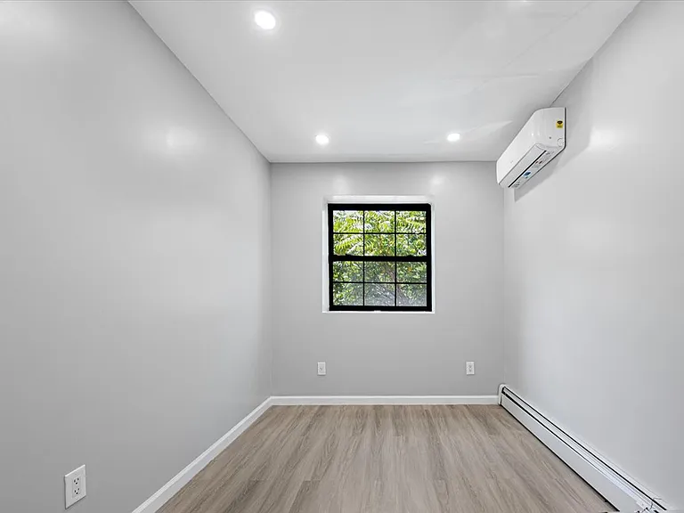 1425 Prospect Pl #2 — Photo 8
