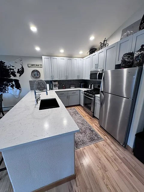 3 bed, 1651 sqft, $7,000 — Photo 3