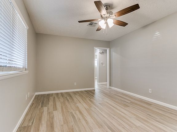 3rd image of 1626 Denison Dr