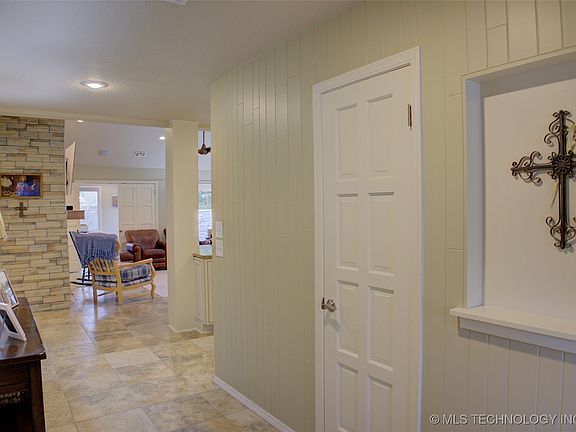 4th image of 7301 S Gary Ave #24W