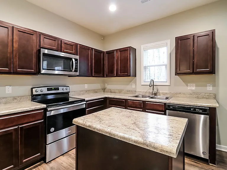 155 Oakdale Ave — Photo 7