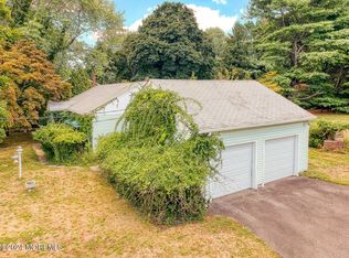 56 Wyckoff Rd, Eatontown, NJ 07724