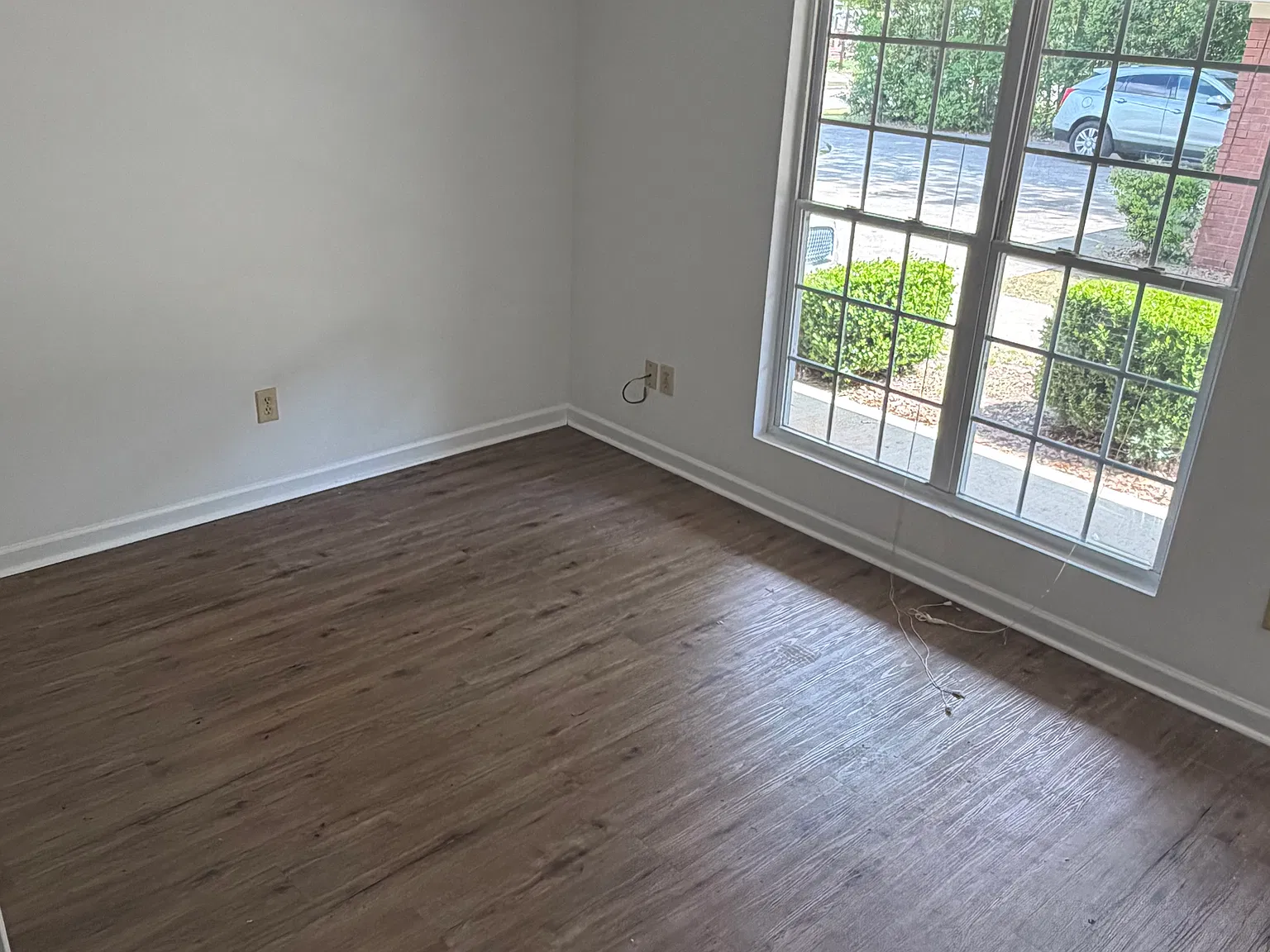 2 bed, 925 sqft, $800 — Photo 2