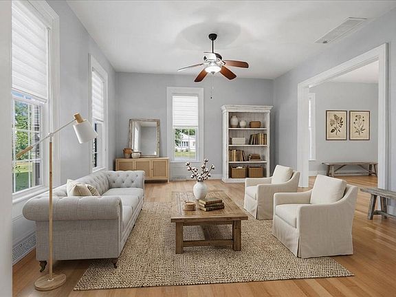 3rd image of 208 E Wall St