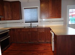 10490 Rockyledge St NW, Calgary, AB T3G5N2