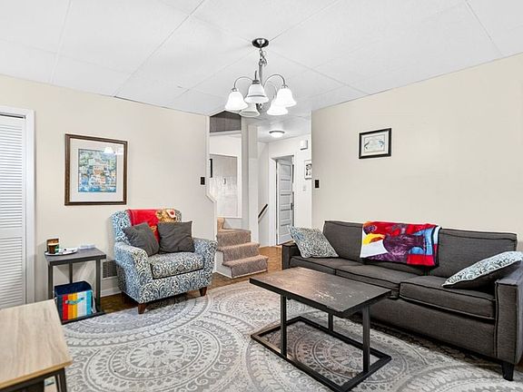 3rd image of 223 Natchez St Floor 2