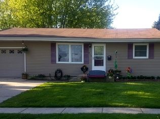 913 Garfield Dr, Rochelle, IL 61068