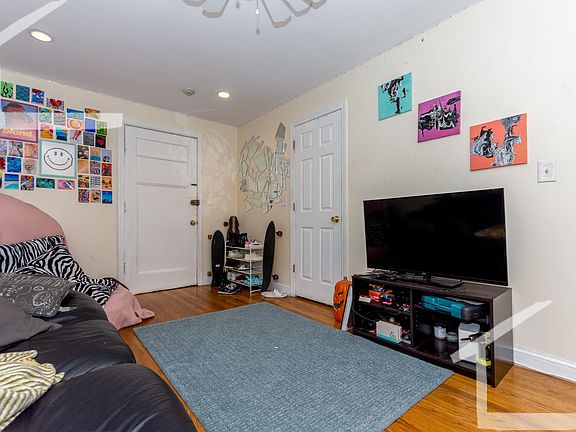 5th image of 62A Egmont St