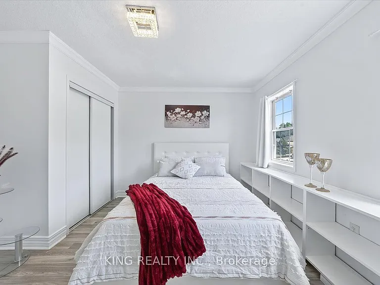 76 Blackburn Dr — Photo 32