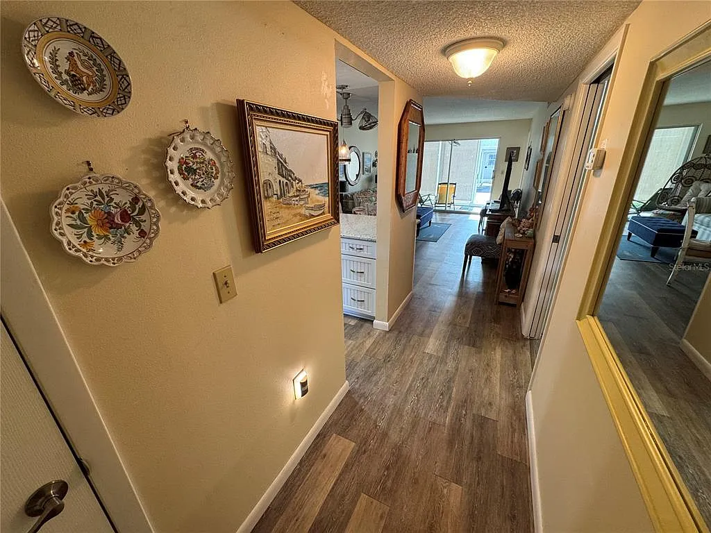 1400 Tarpon Center Dr — Photo 4