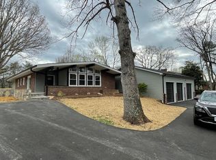 525 Southview Ter, Christiansburg, VA 24073