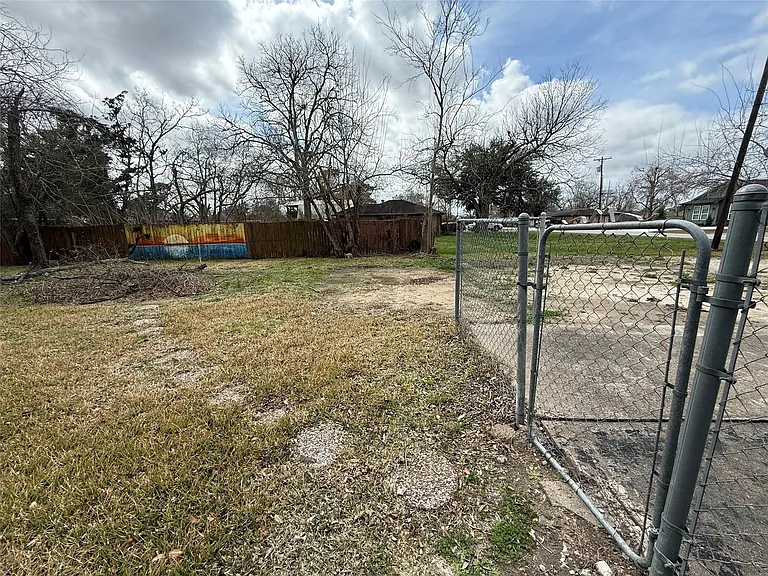 4114 Victoria Ave — Photo 8