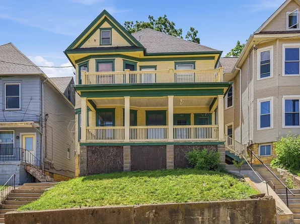 703 Caledonia Pl #703, Dubuque, IA 52001