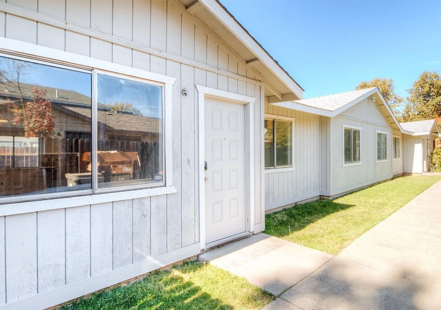 3 Bedroom 2 bathroom Duplex in Sacramento — Photo 1