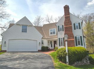 4085 Stonewood Ct, Brookfield, WI 53045