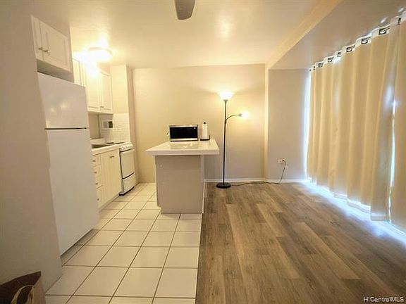 3rd image of 445 Kaiolu St #601
