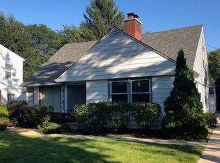 7450 N Lombardy Rd, Fox Pt, WI 53217