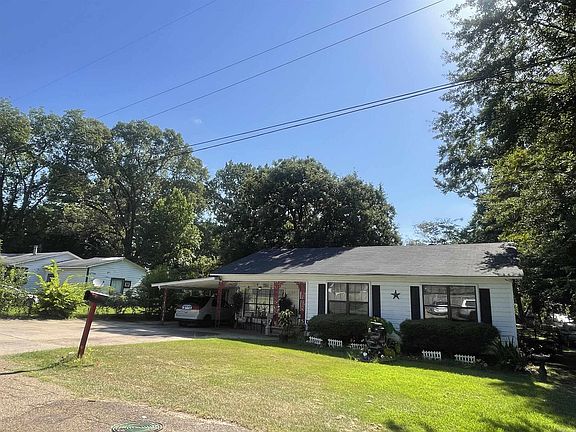 2nd image of 104 Redbud St
