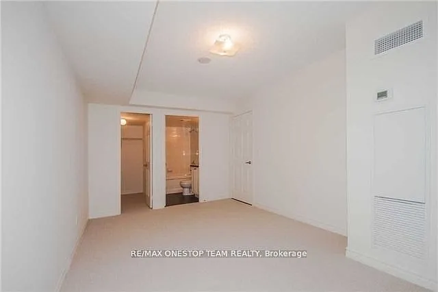 19 Grand Trunk Cres #811 — Photo 9