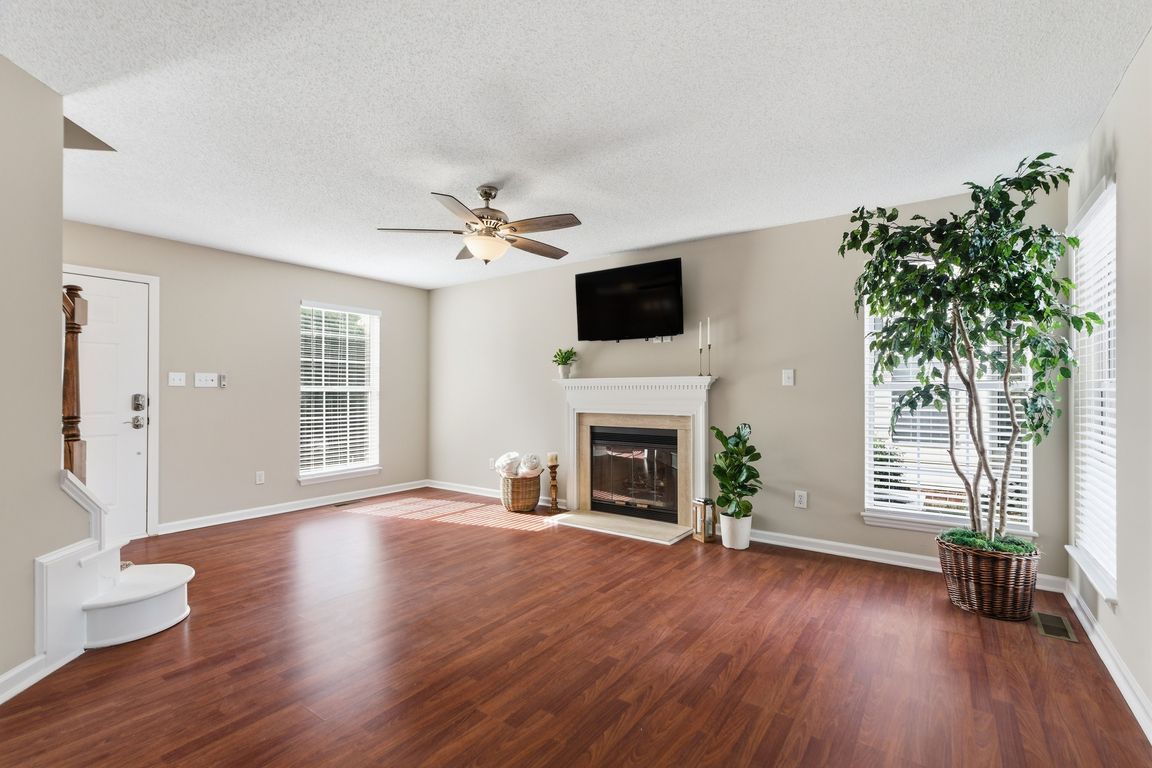 next background image