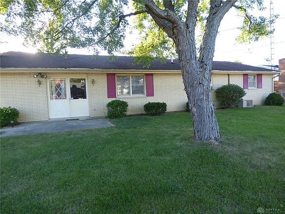 4th image of 1369 Hillside Dr