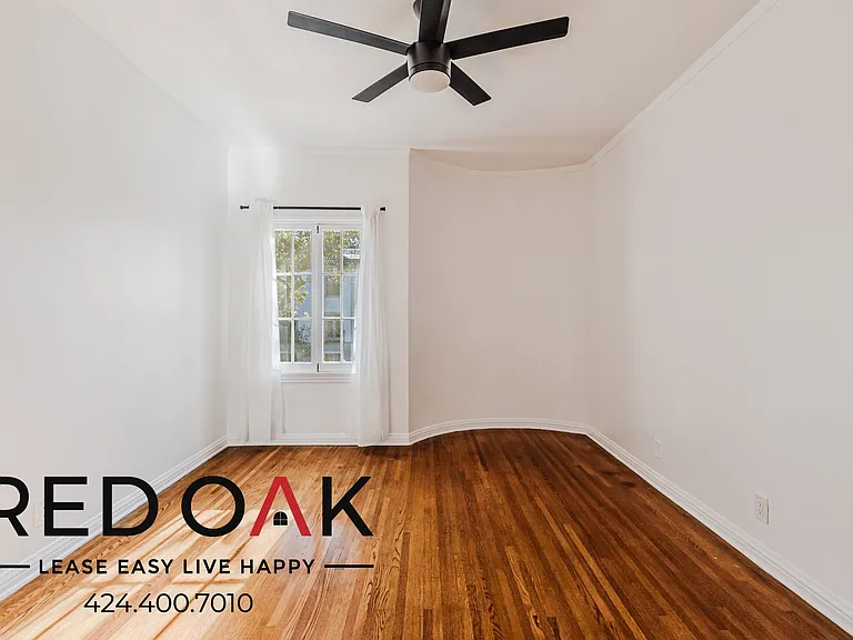 180 S Sycamore Ave #201 — Photo 10